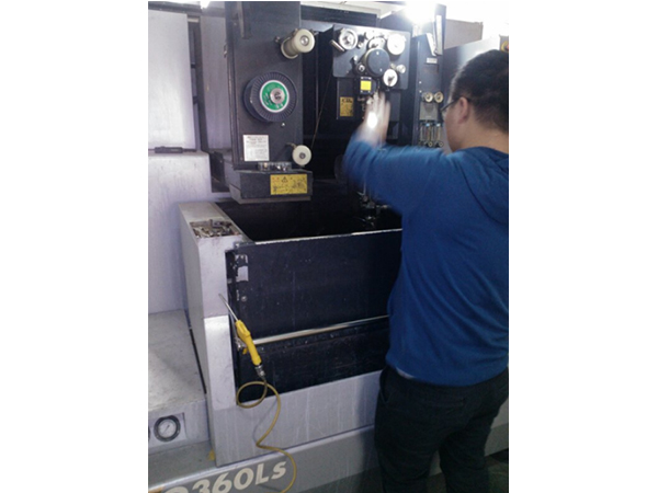 慢走絲線(xiàn)切割